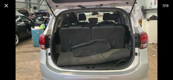Used Kia Carens 2017 for sale - 76074043: Photo 6