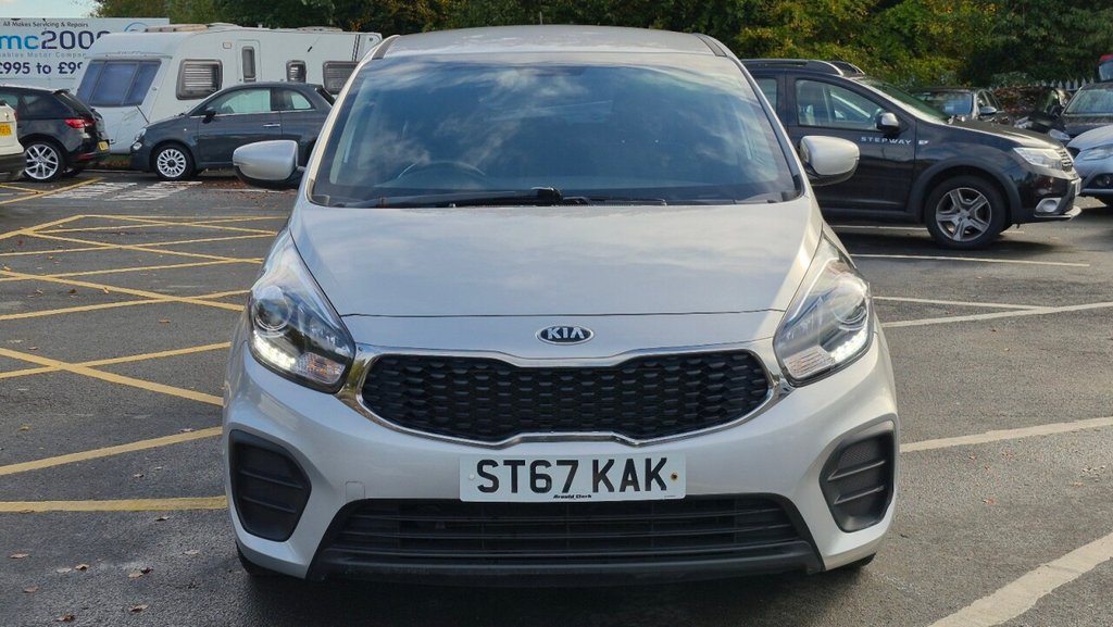 Used Kia Carens 2017 for sale - 76074043: Photo 9