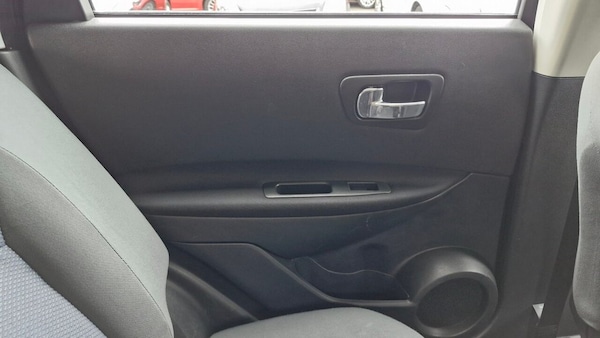 Used Nissan Qashqai 2011 for sale - 76291945: Photo 24