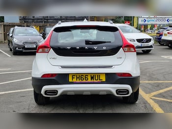 Used Volvo V40 Cross Country 2017 for sale - 75642396: Photo