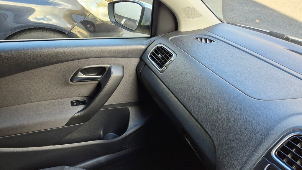 Used Volkswagen Polo 2012 for sale - 76304162: Photo 39