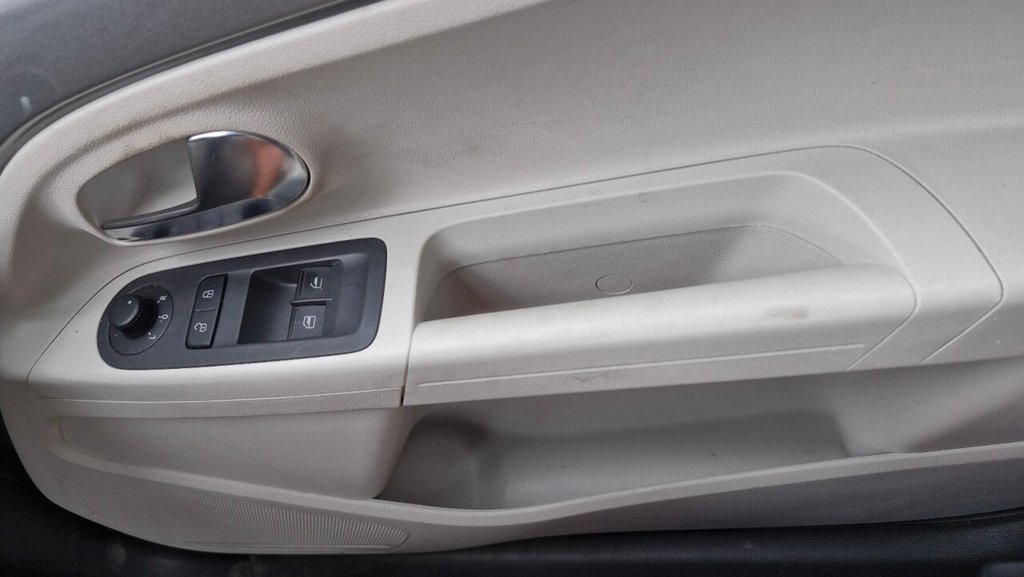 Used Volkswagen up! 2015 for sale - 76429726: Photo 38