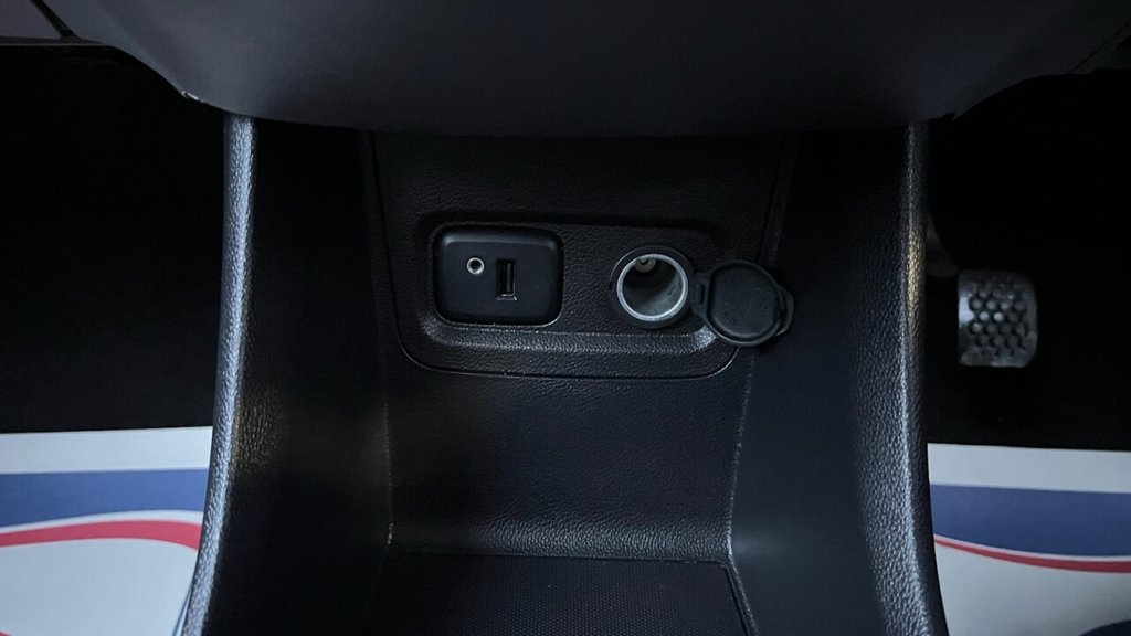 Used Vauxhall Viva 2016 for sale - 76235745: Photo 31