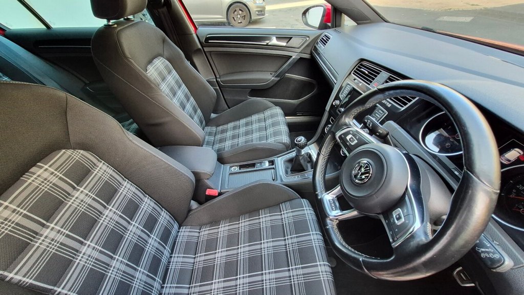 Used Volkswagen Golf 2014 for sale - 76074025: Photo 23