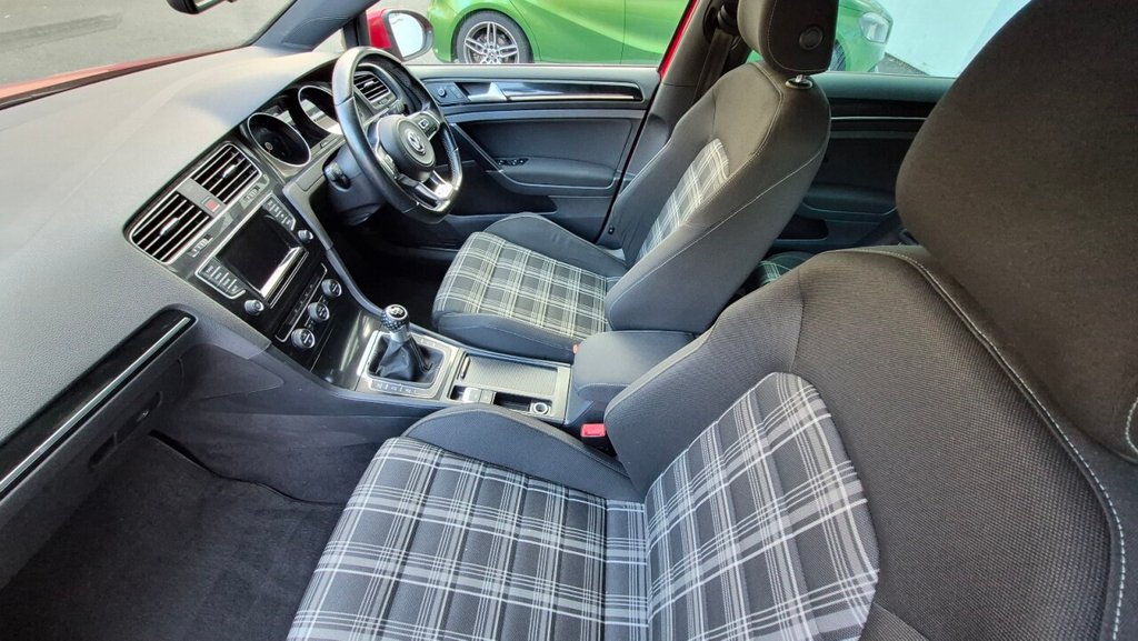 Used Volkswagen Golf 2014 for sale - 76074025: Photo 24