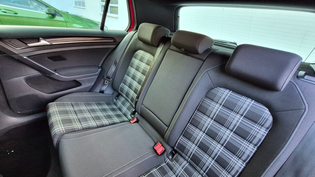 Used Volkswagen Golf 2014 for sale - 76074025: Photo 25