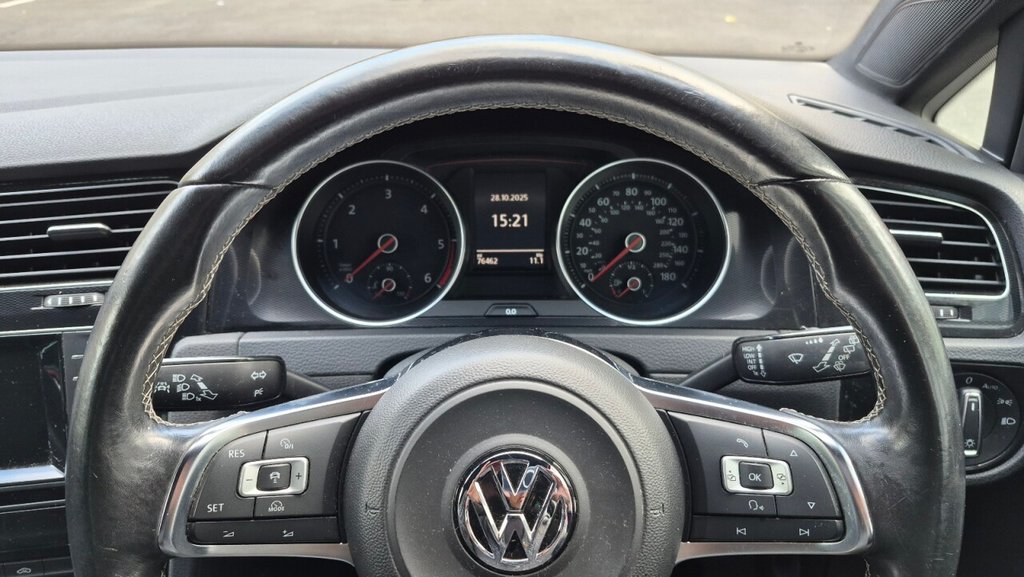 Used Volkswagen Golf 2014 for sale - 76074025: Photo 33