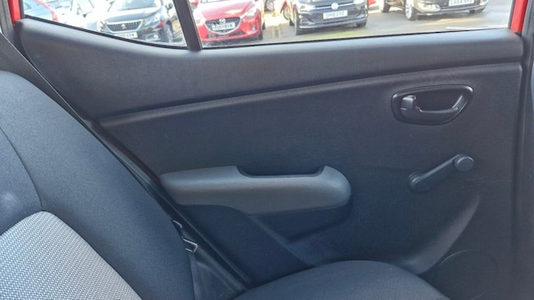 Used Hyundai i10 2010 for sale - 76185654: Photo 25