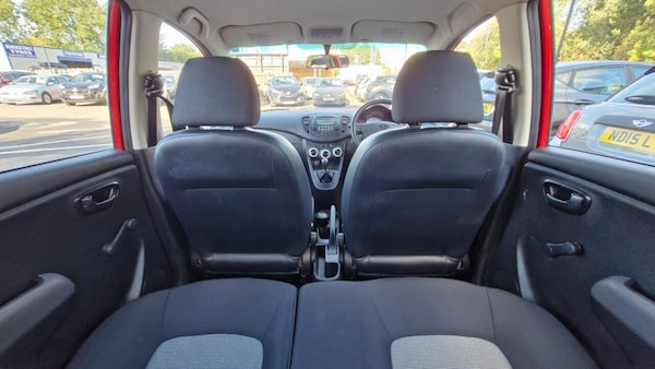 Used Hyundai i10 2010 for sale - 76185654: Photo 28