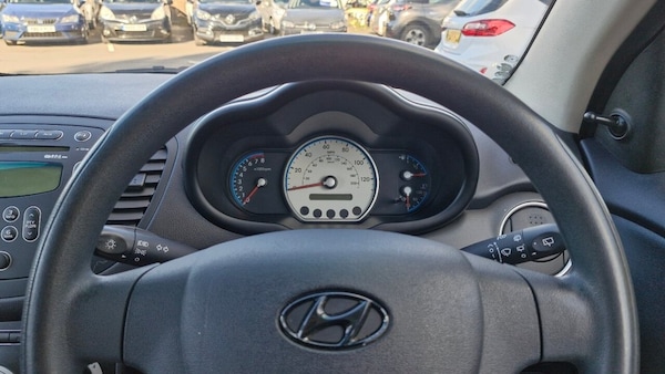 Used Hyundai i10 2010 for sale - 76185654: Photo 30