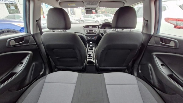 Used Hyundai i20 2018 for sale - 76256102: Photo 29