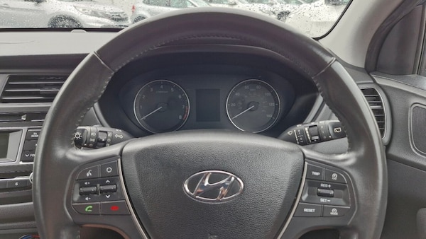 Used Hyundai i20 2018 for sale - 76256102: Photo 31
