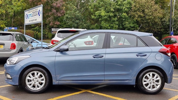 Used Hyundai i20 2018 for sale - 76256102: Photo 3