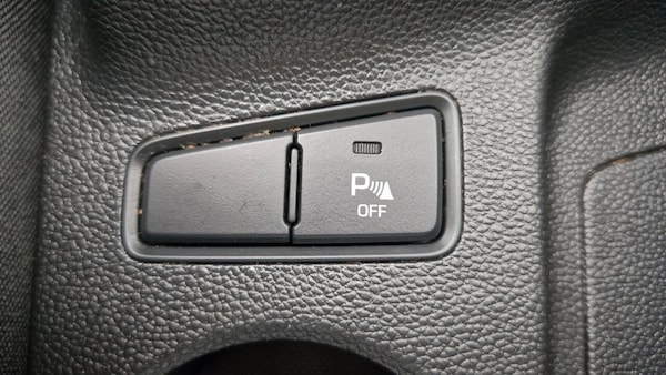 Used Hyundai i20 2018 for sale - 76256102: Photo 43