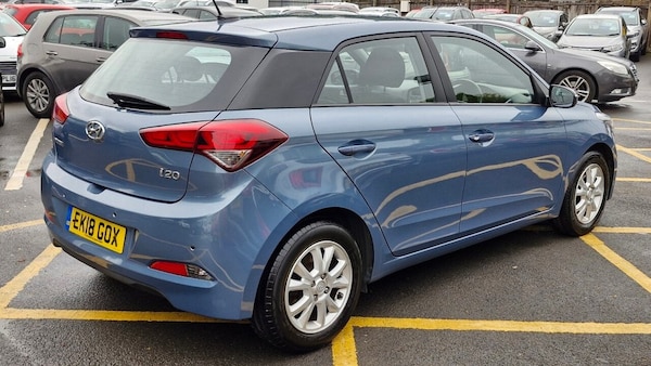 Used Hyundai i20 2018 for sale - 76256102: Photo 6