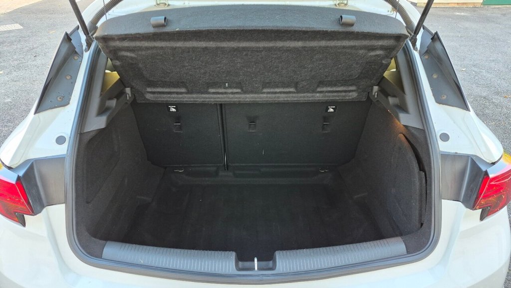 Used Vauxhall Astra 2018 for sale - 76210443: Photo 21