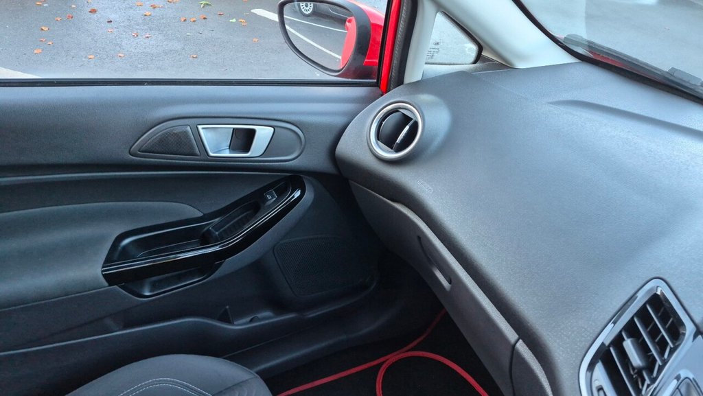 Used Ford Fiesta 2017 for sale - 76323445: Photo 40