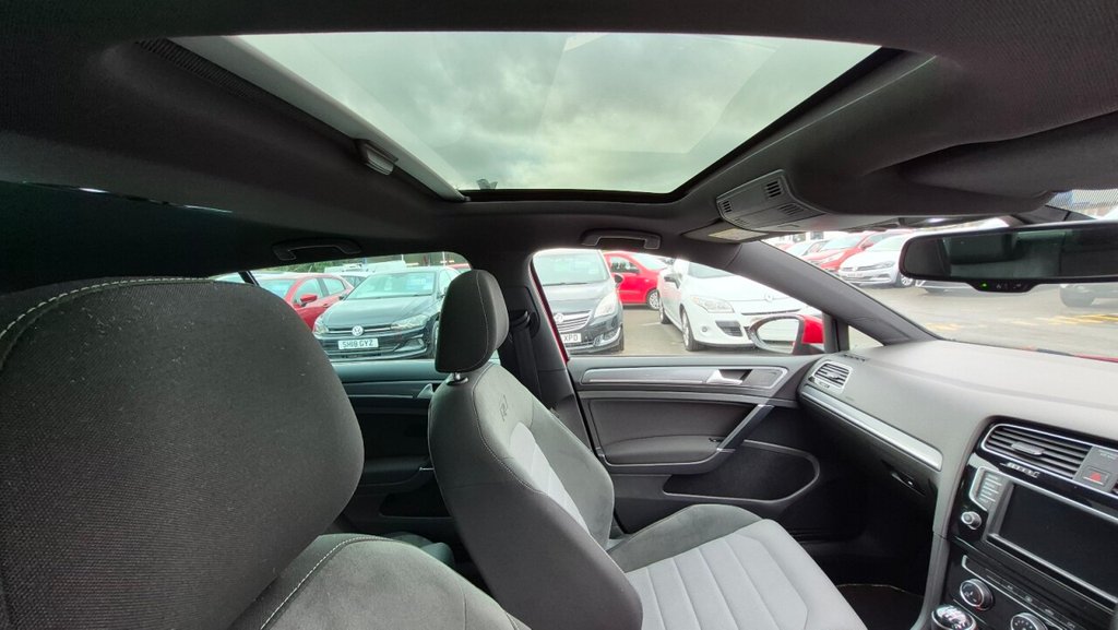 Used Volkswagen Golf 2016 for sale - 76210493: Photo 20