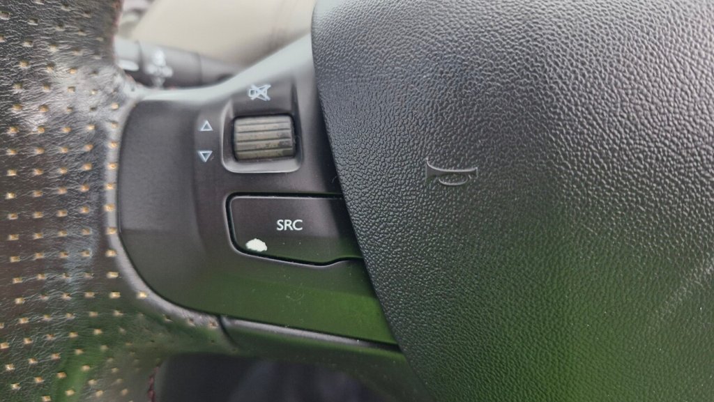 Used Peugeot 208 2014 for sale - 75798390: Photo 38