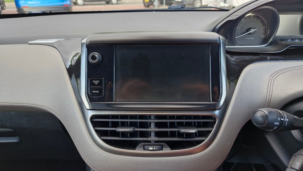 Used Peugeot 208 2014 for sale - 75798390: Photo 41