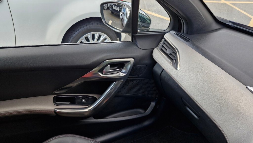 Used Peugeot 208 2014 for sale - 75798390: Photo 49