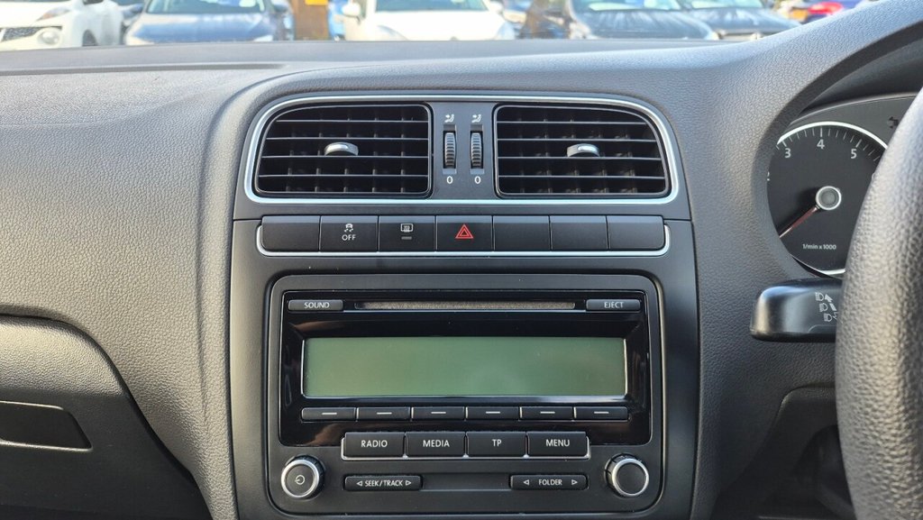 Used Volkswagen Polo 2010 for sale - 76267417: Photo 34
