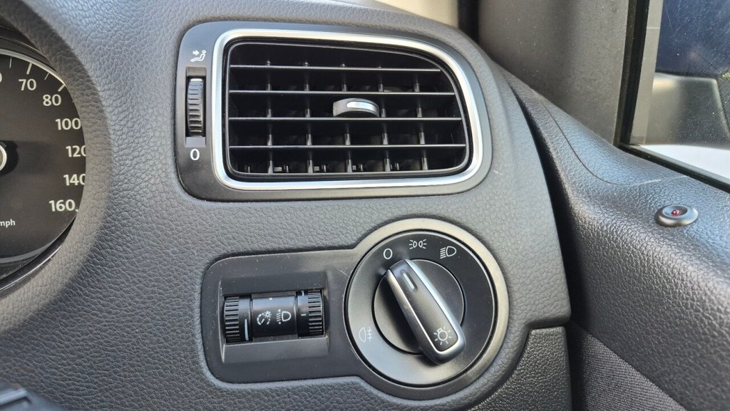 Used Volkswagen Polo 2010 for sale - 76267417: Photo 43