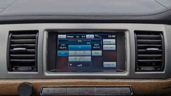 Used Jaguar XF 2011 for sale - 76304153: Photo 45