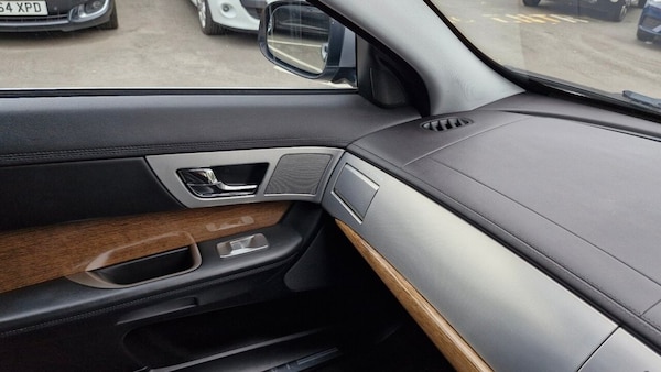 Used Jaguar XF 2011 for sale - 76304153: Photo 49