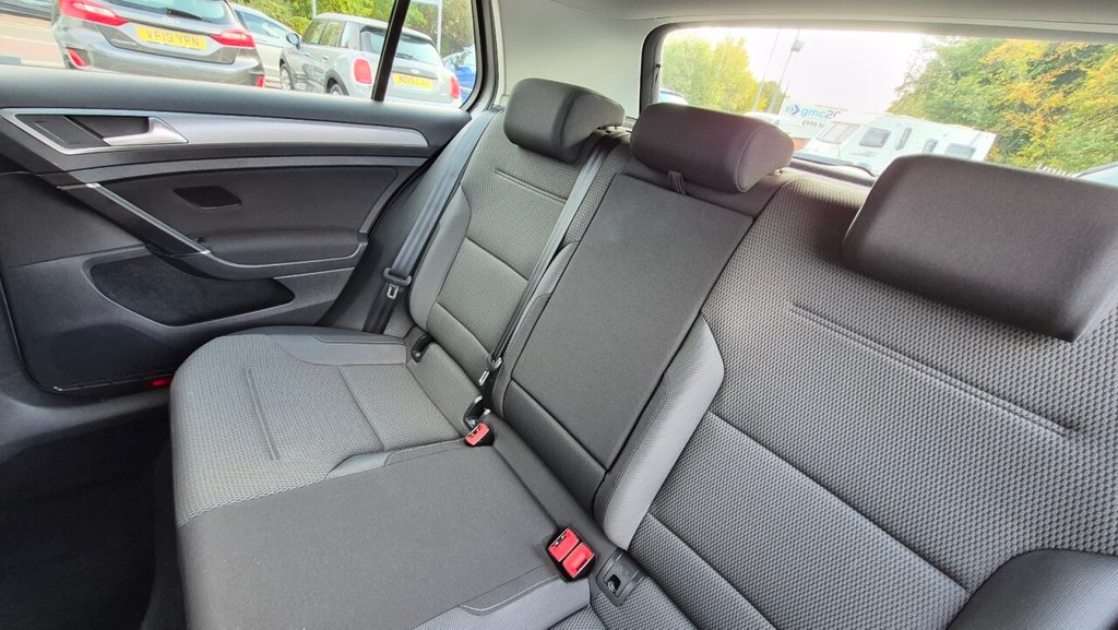 Used Volkswagen Golf 2015 for sale - 76235779: Photo 24