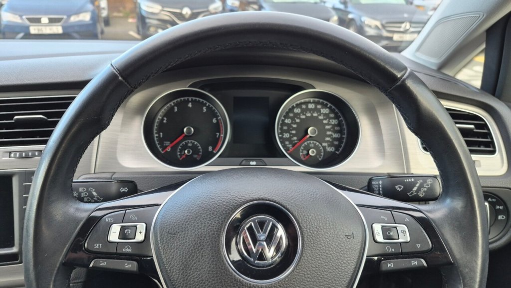 Used Volkswagen Golf 2015 for sale - 76235779: Photo 32