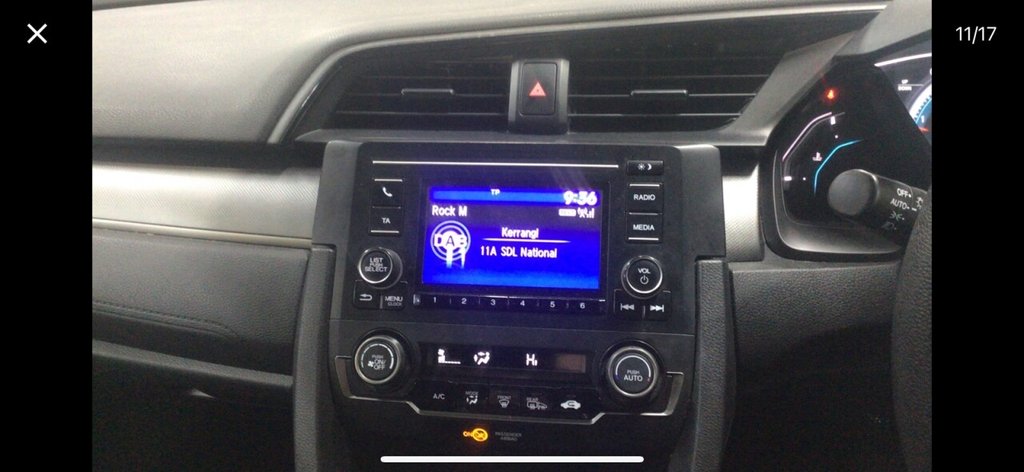 Used Honda Civic 2018 for sale - 76724780: Photo 10