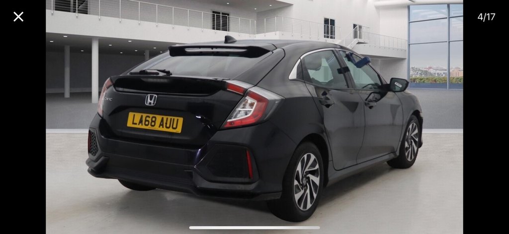 Used Honda Civic 2018 for sale - 76724780: Photo 4