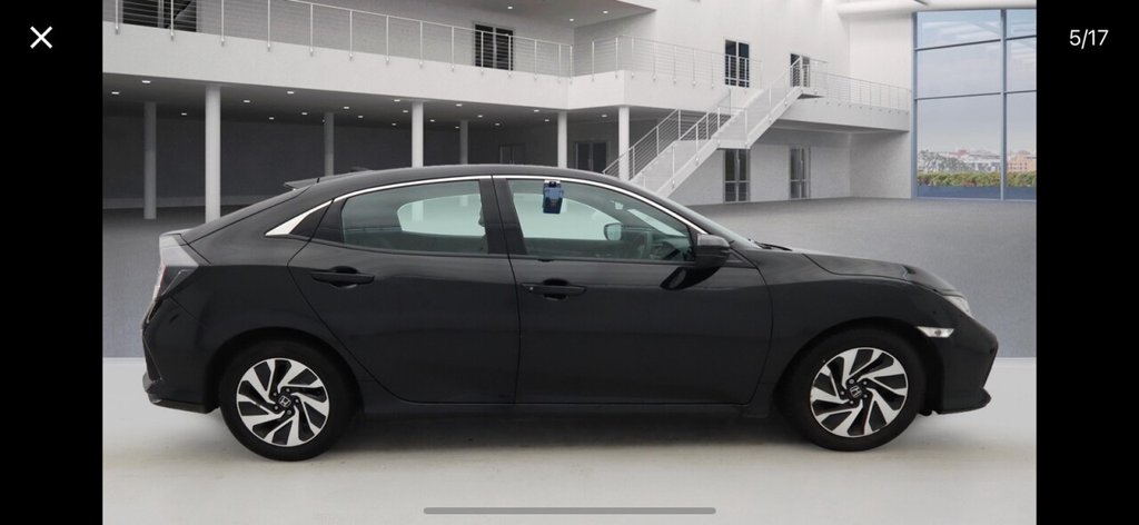 Used Honda Civic 2018 for sale - 76724780: Photo 5