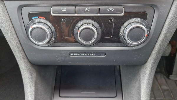 Used Volkswagen Golf 2010 for sale - 76291491: Photo 38