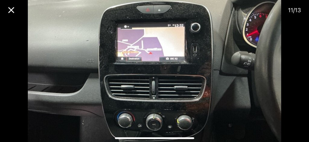 Used Renault Clio 2017 for sale - 76642820: Photo 11