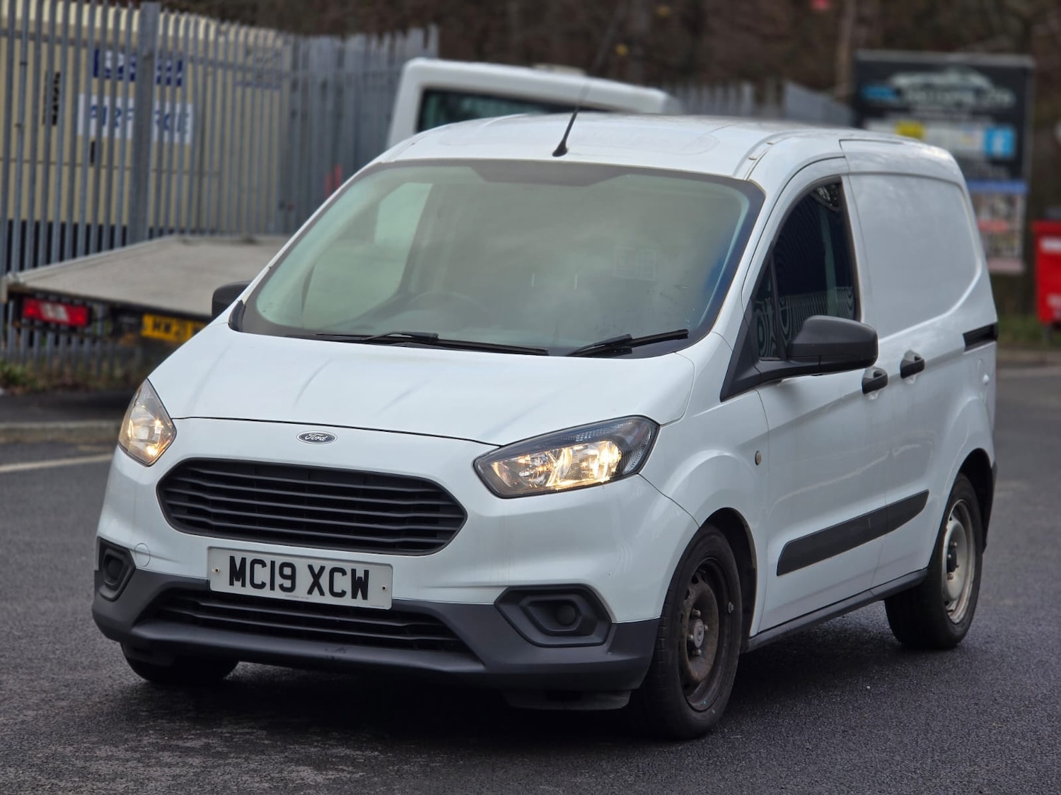 Used Ford Transit Courier 2019 for sale - 77350451: Photo 2