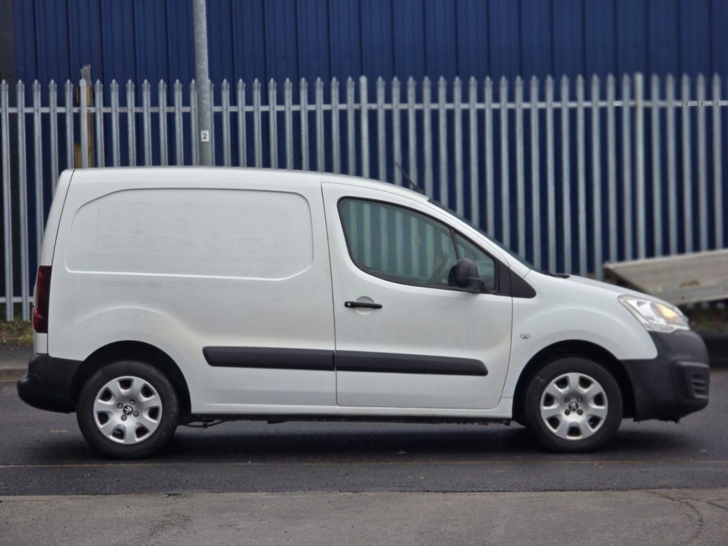 Used Peugeot Partner 2017 for sale - 77501932: Photo 27