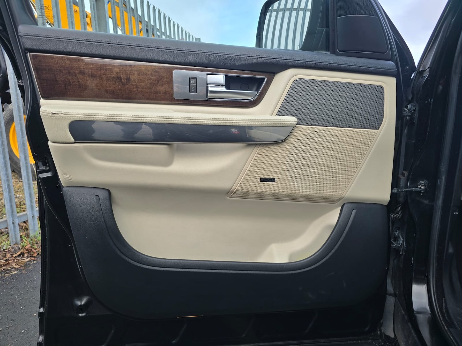 Used Land Rover Range Rover Sport 2011 for sale - 77482512: Photo 22