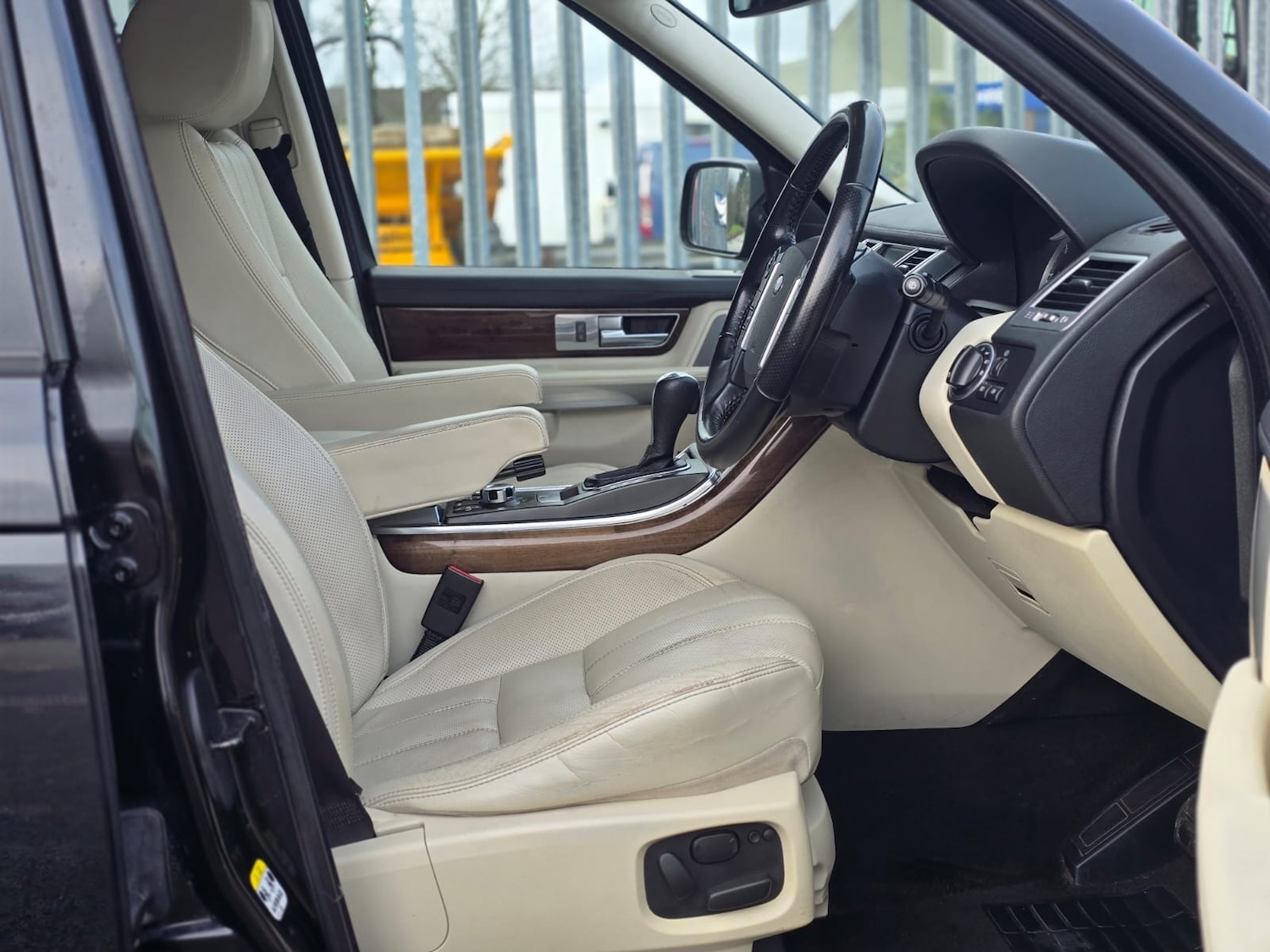 Used Land Rover Range Rover Sport 2011 for sale - 77482512: Photo 26