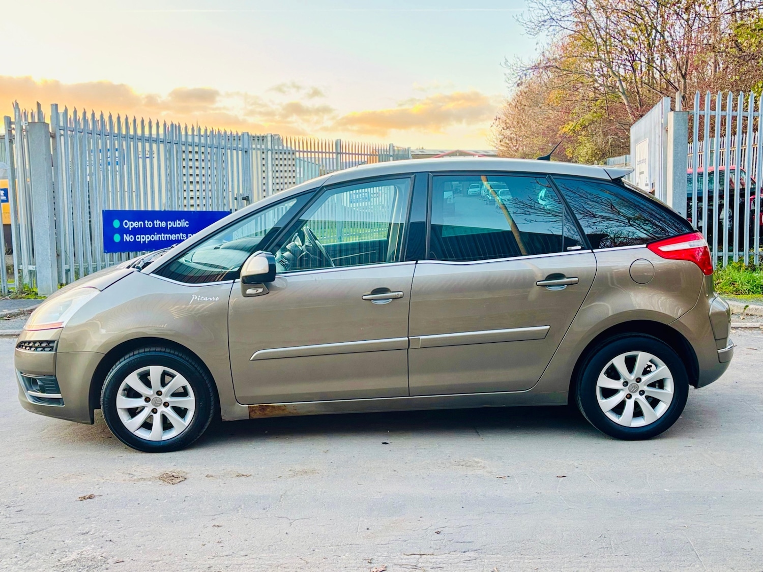 Used Citroen C4 Picasso 2008 for sale - 76612199: Photo 12