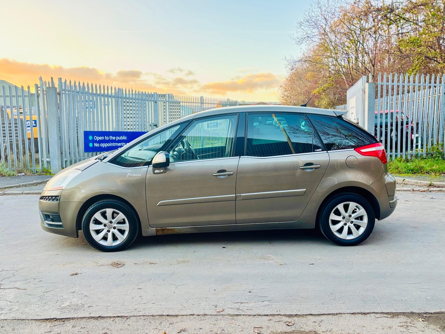 Used Citroen C4 Picasso 2008 for sale - 76612199: Photo 13