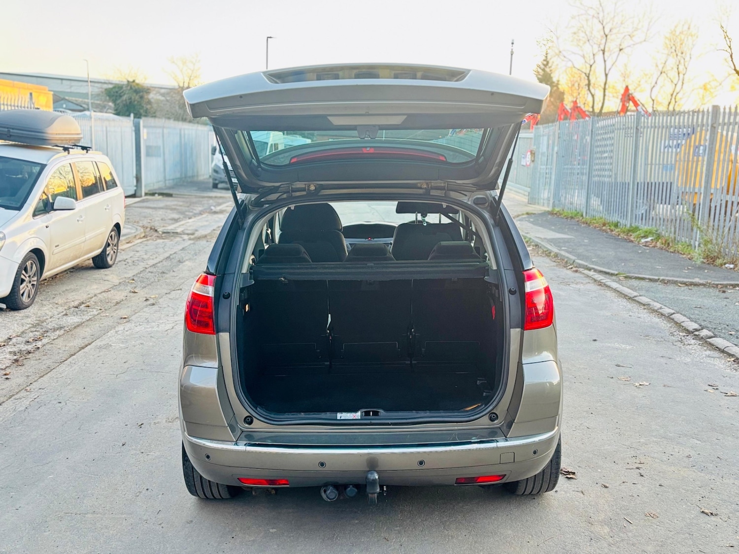 Used Citroen C4 Picasso 2008 for sale - 76612199: Photo 17