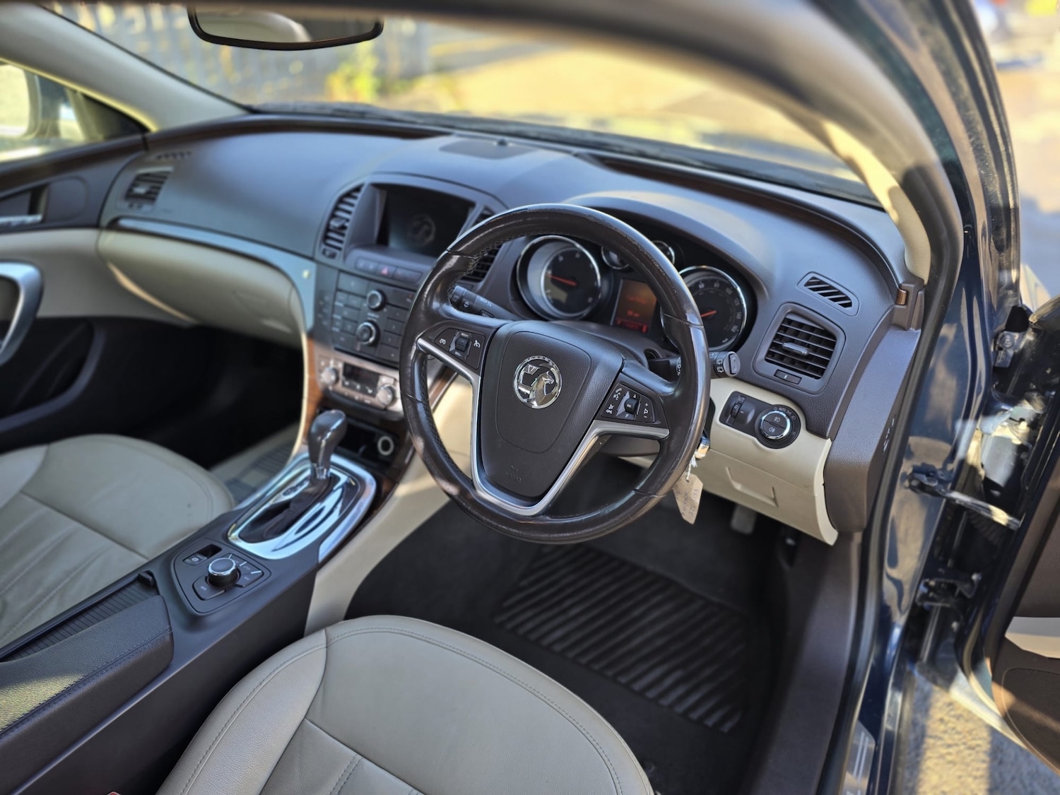 Used Vauxhall Insignia 2011 for sale - 76940505: Photo 13