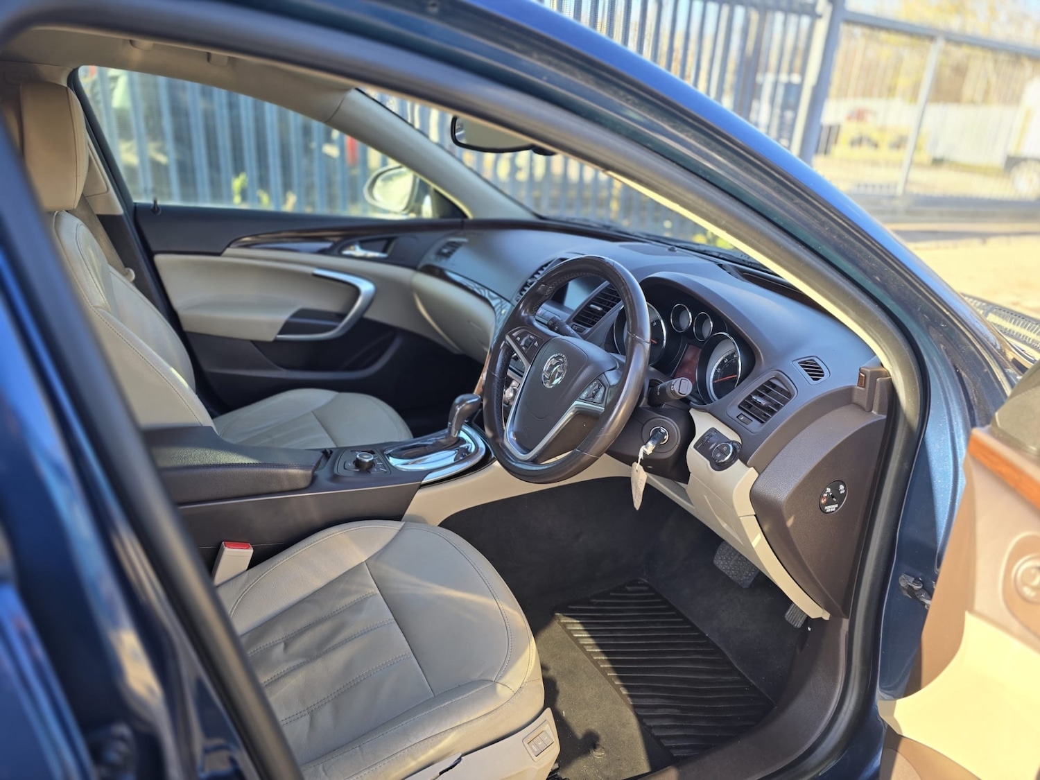 Used Vauxhall Insignia 2011 for sale - 76940505: Photo 15