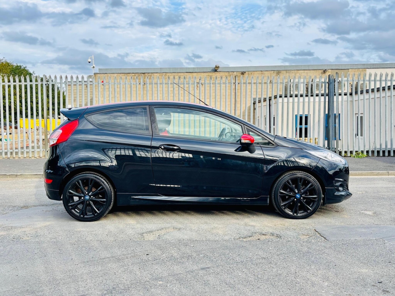 Used Ford Fiesta 2016 for sale - 76199832: Photo 16