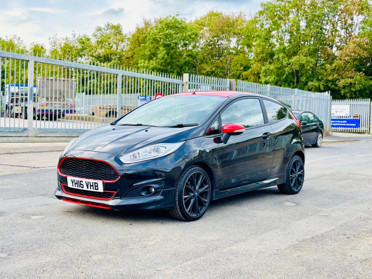 Used Ford Fiesta 2016 for sale - 76199832: Photo 3