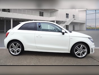 Used Audi A1 2010 for sale - 77125082: Photo