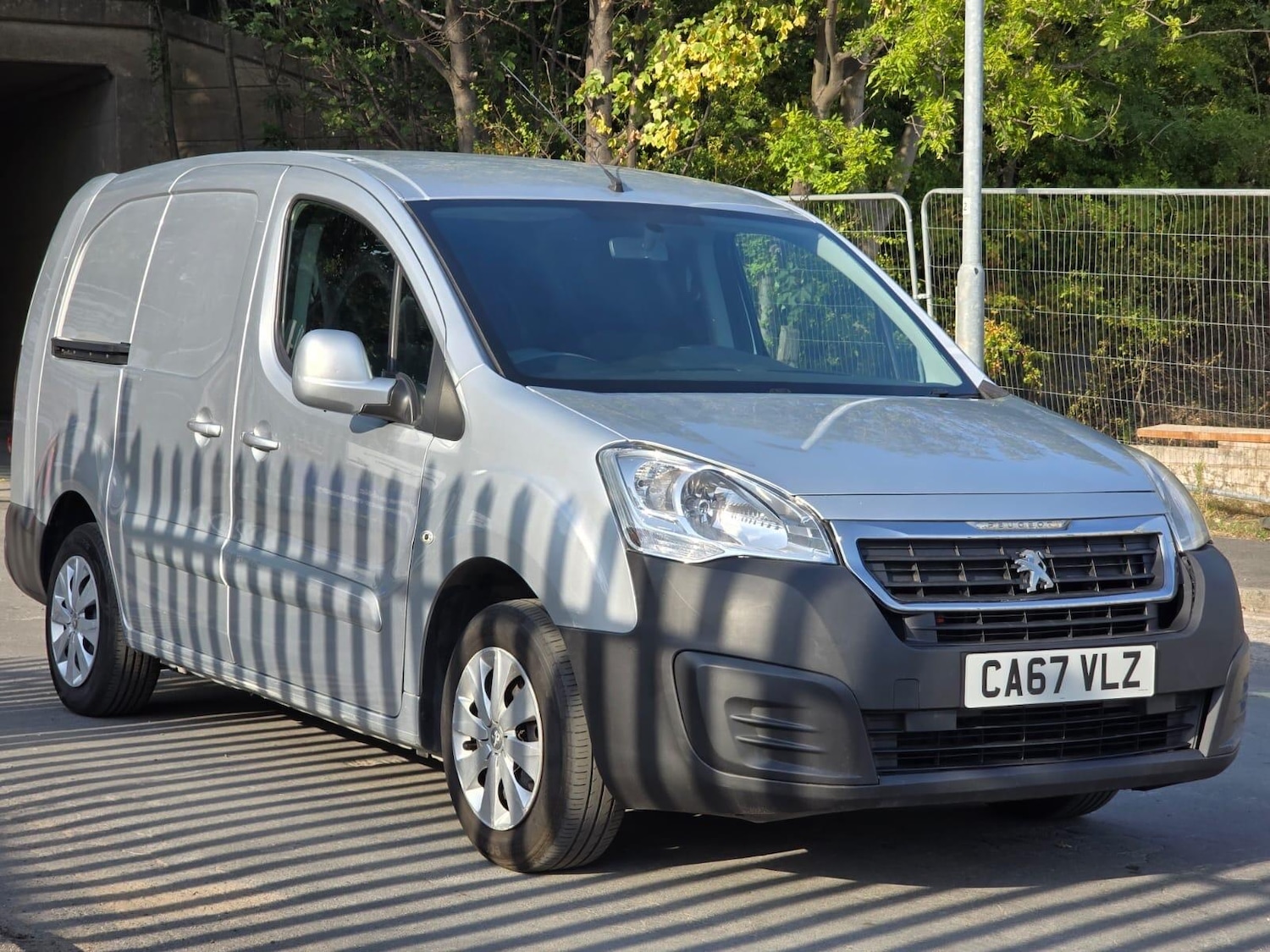 Used Peugeot Partner 2018 for sale - 76370077: Photo 1