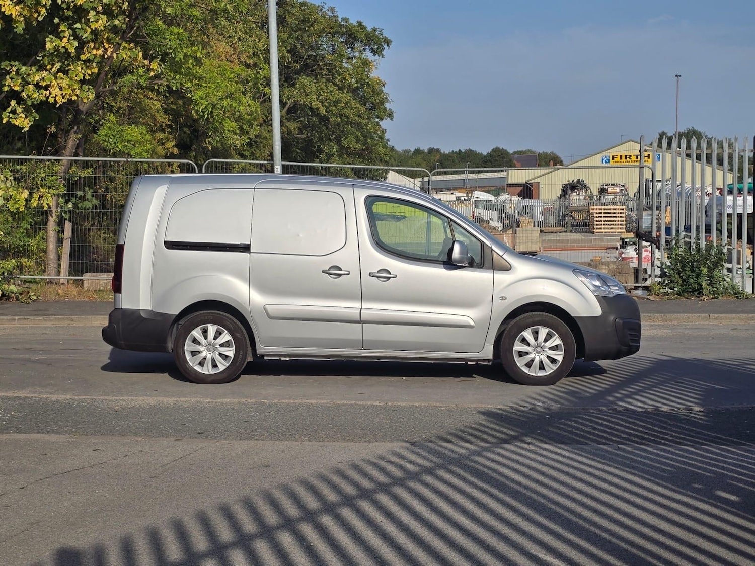 Used Peugeot Partner 2018 for sale - 76370077: Photo 25